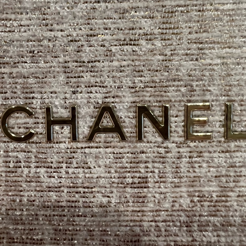 NEW! Luxury Makeup Bag — Gorgeous in cream and gold. - Picture 4 of 13